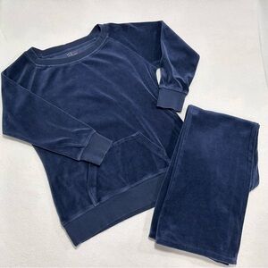 Y2K NY&C SPORT NAVY WOMANS VELOUR TRACKSUIT 
SIZE: MEDIUM